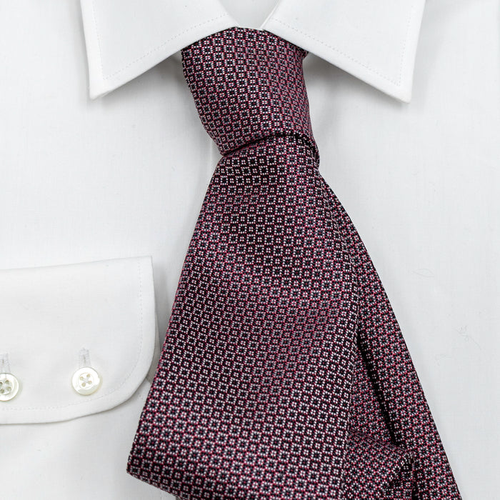 Tie with pattern in red/silver/black