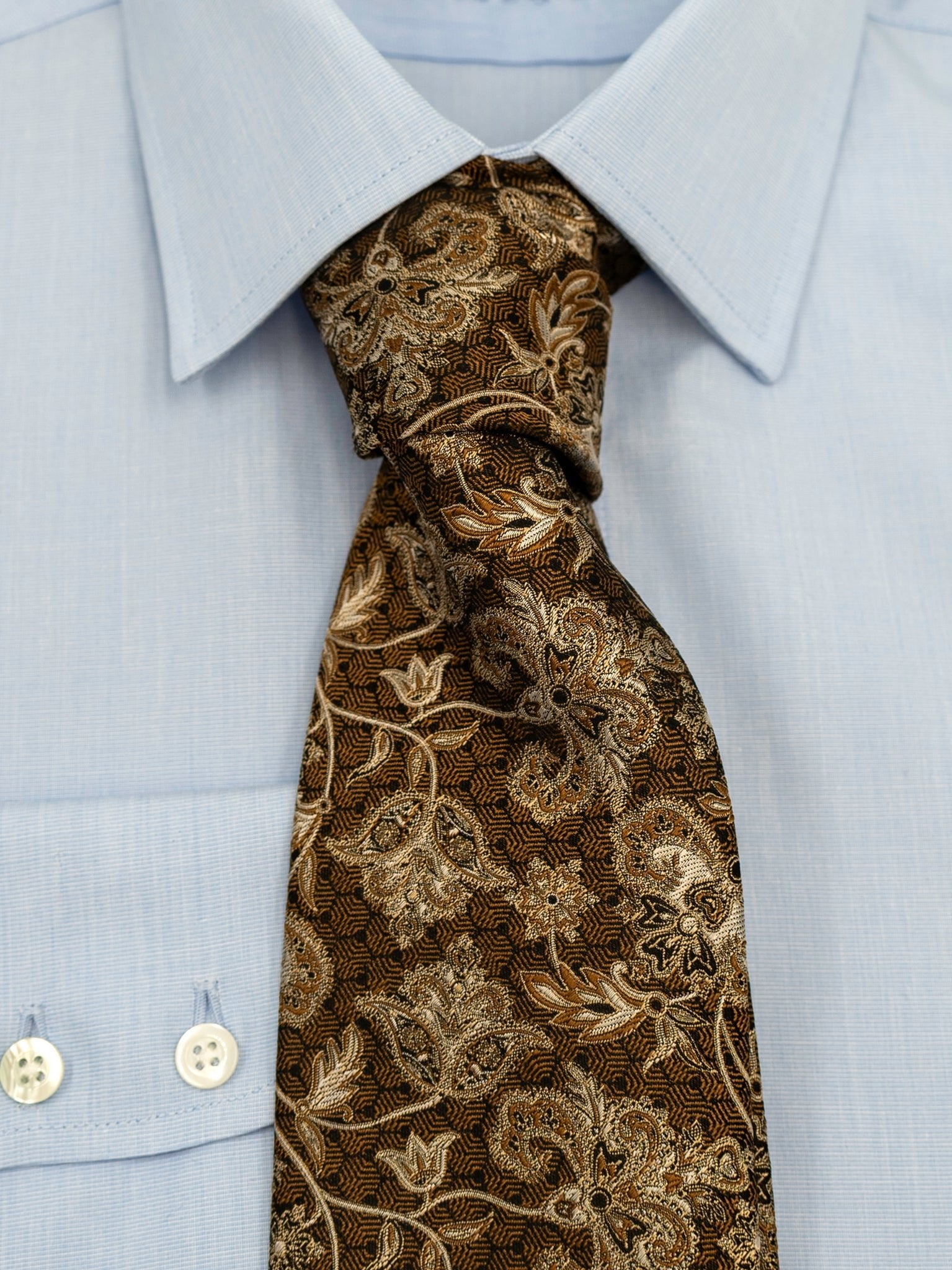 Tie with paisley in brown/gold