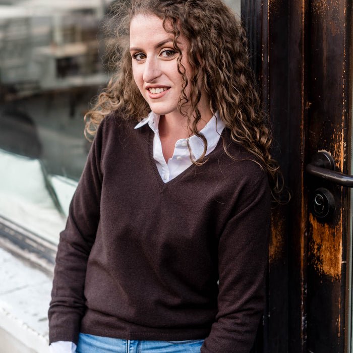 Cashmere sweater with v-neck, our classics