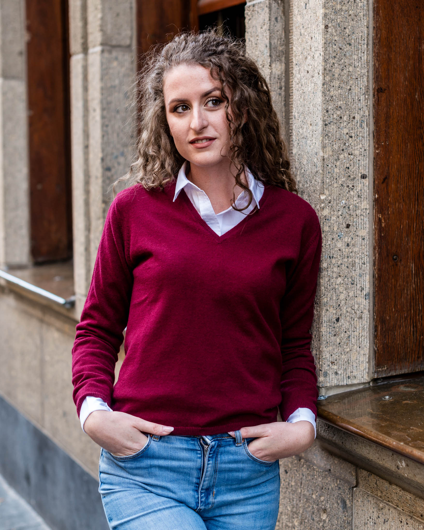 Cashmere sweater with v-neck, our classics