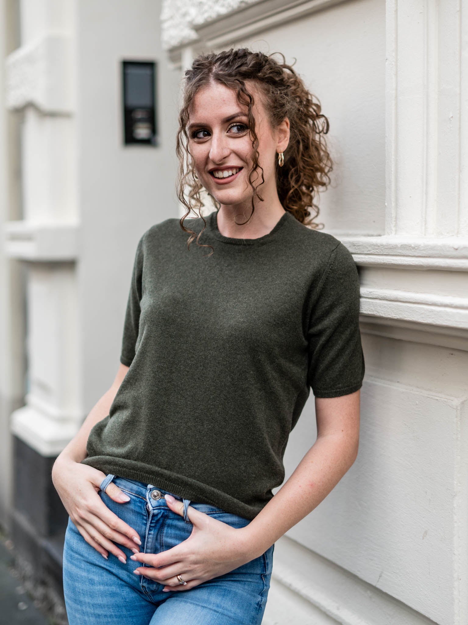 Cashmere sweaters with sleeve and C-neck, our classics