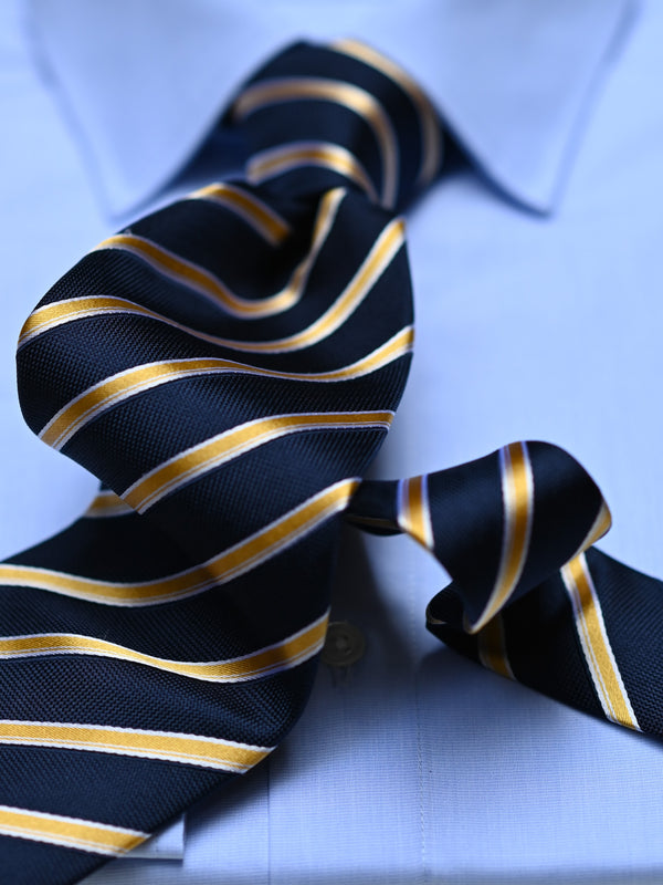 Tie with paisley in khaki/gold