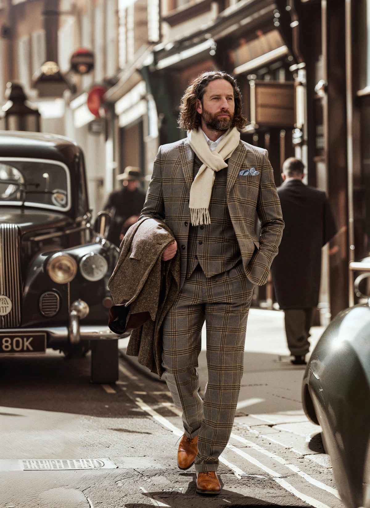 Tweed Anzug Dreiteiler graubeige aus Lovat Tweed — John Crocket