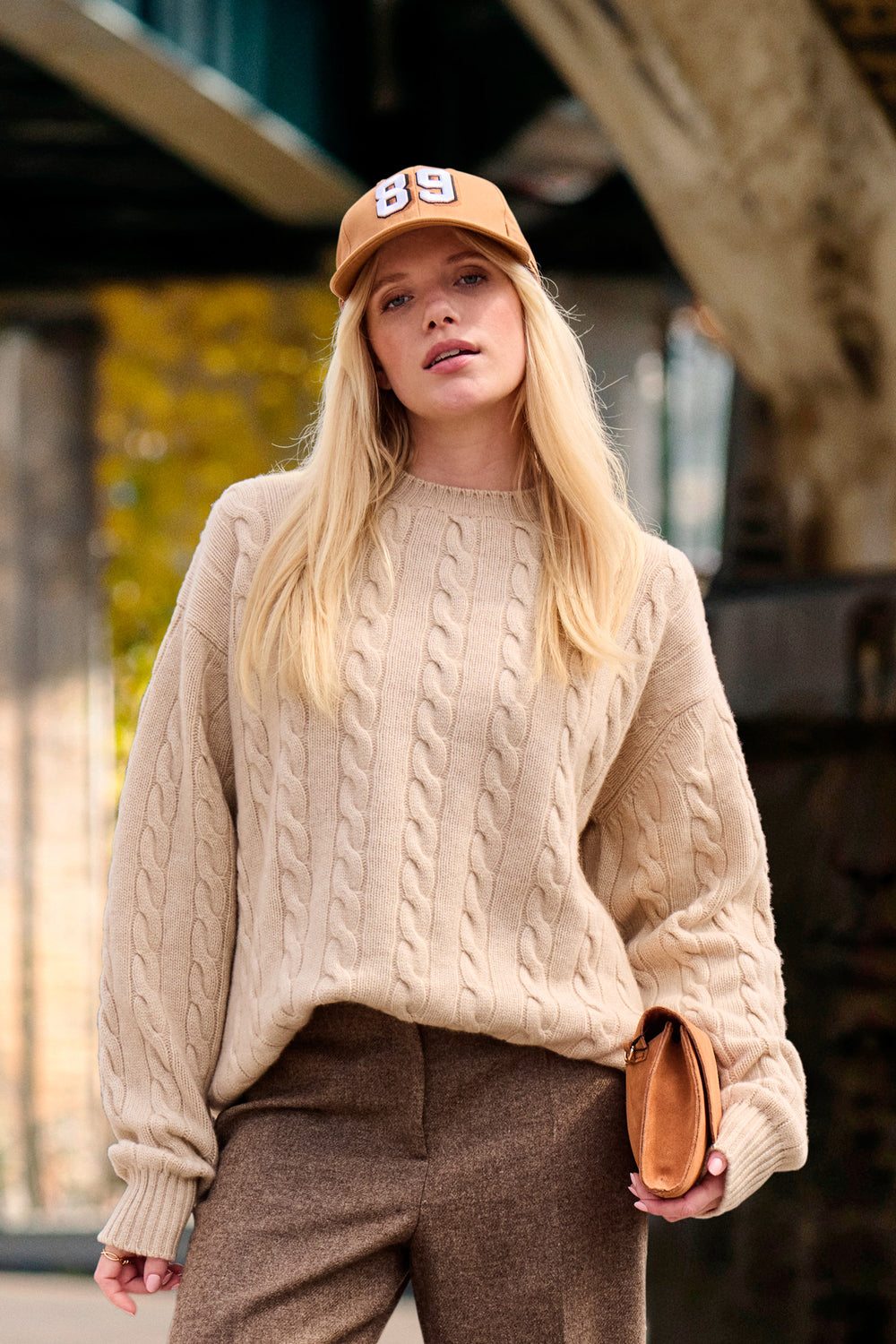 Cashmere cable knit sweater (6-thread)