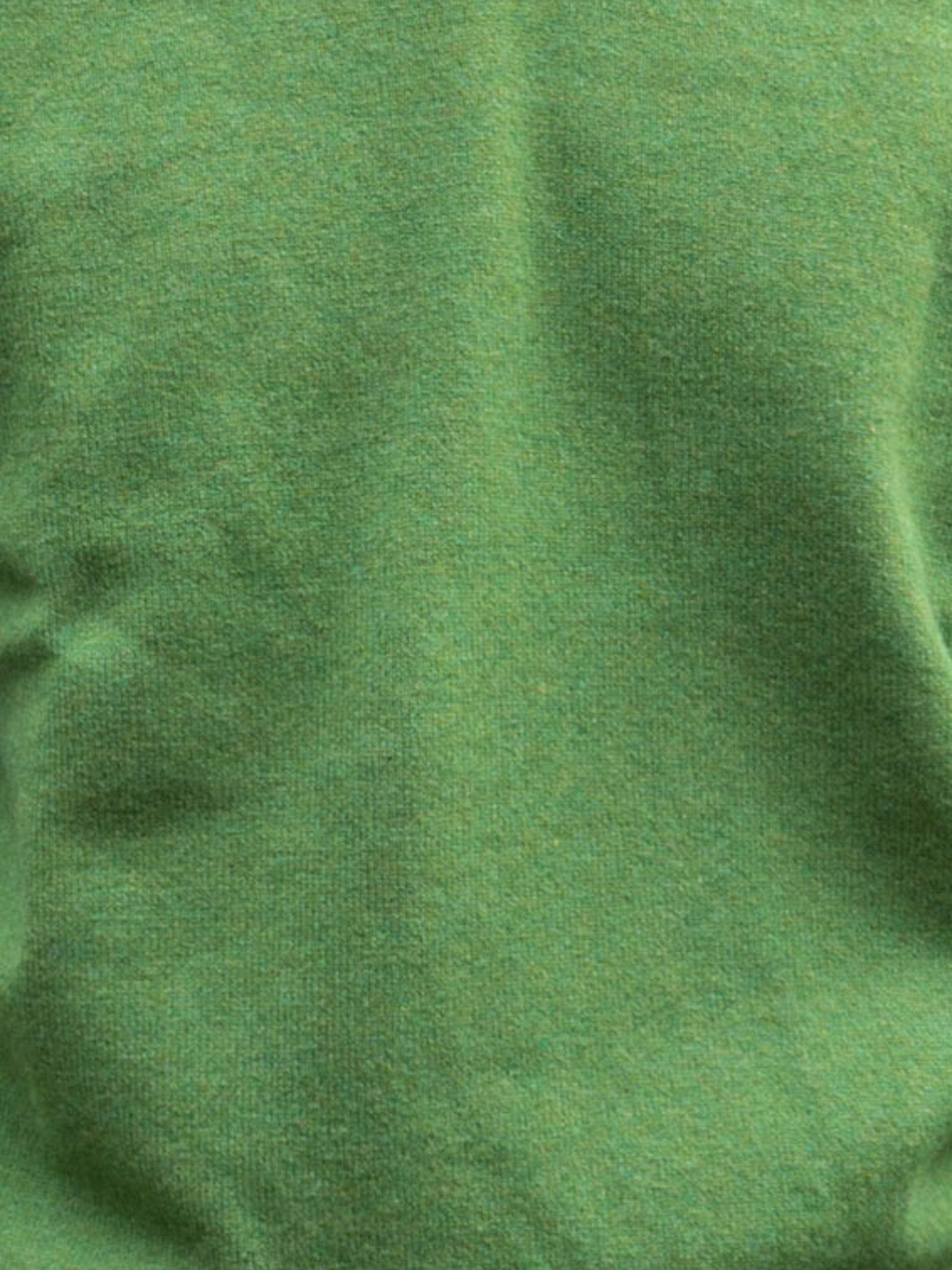 Lambswool sweater with a round neckline in modern colors (size 40-42)