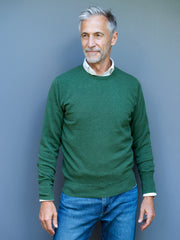 Cashmere sweater (2-ply) with C-neck in modern colours