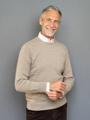 Cashmere sweater (2-ply) with C-neck in classic colours