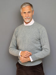 Cashmere sweater (2-ply) with C-neck in classic colours