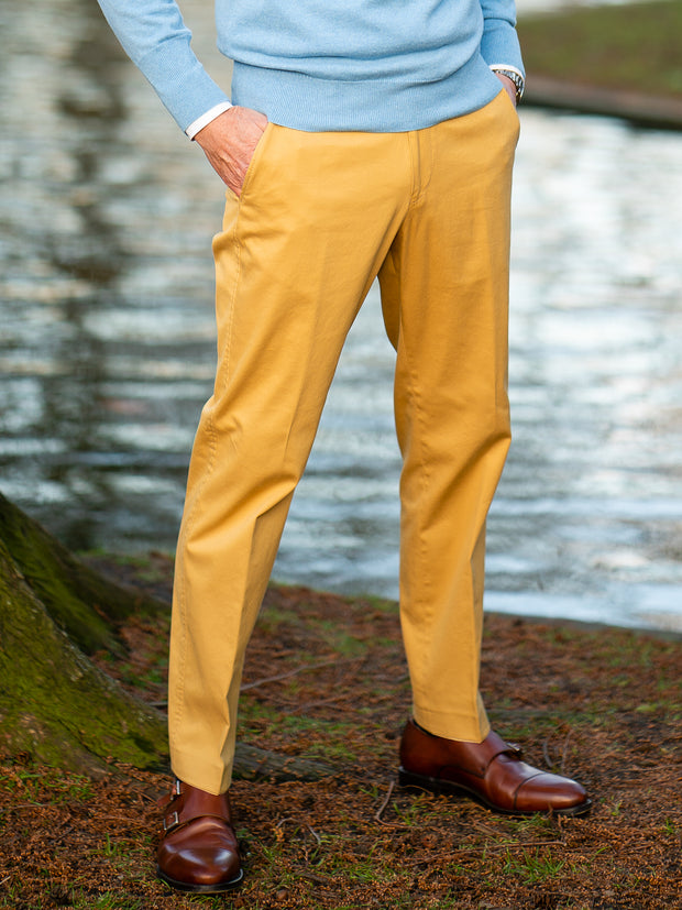 Slimline cotton trousers with stretch brown/yellow