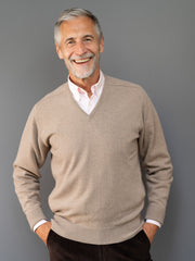 Cashmere sweater (3-ply) with V-neck in classic colours