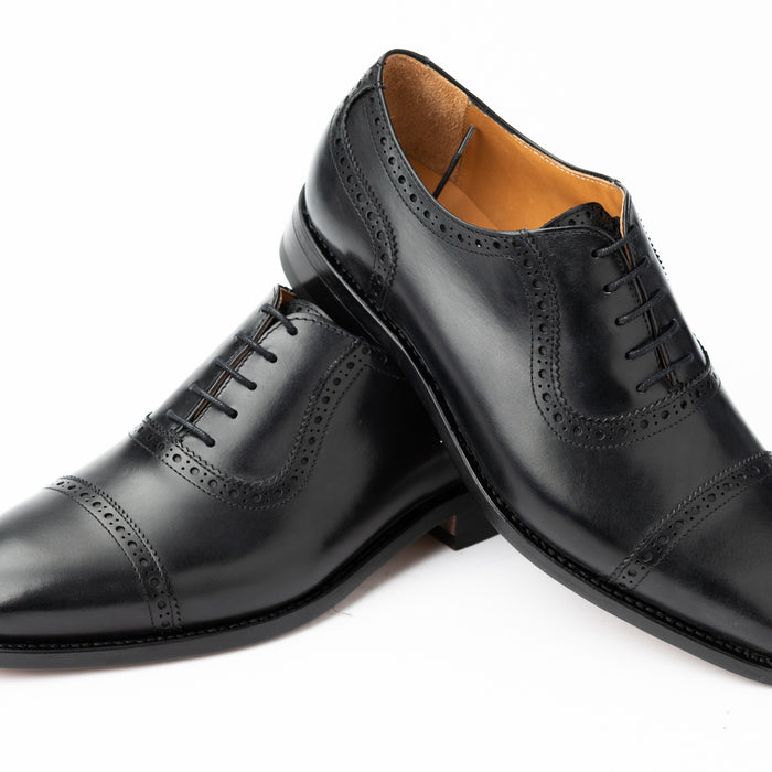Punched Oxford black