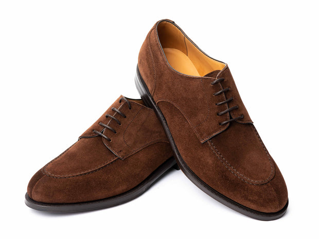 Derby shoe in brown suede leather