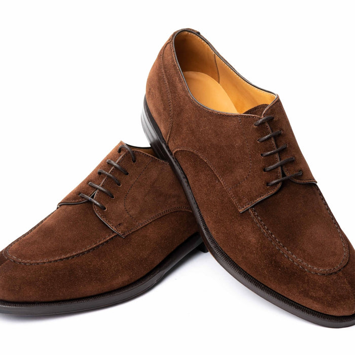 Derby shoe in brown suede leather