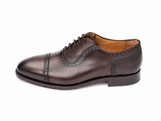 Punched Oxford dark brown