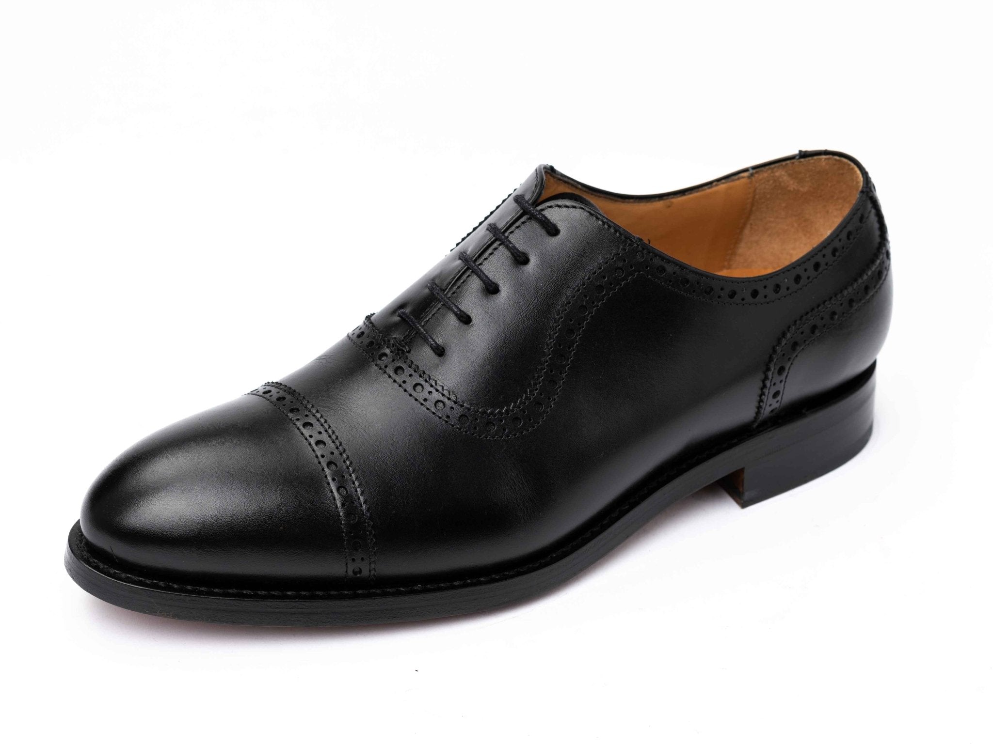 Punched Oxford black