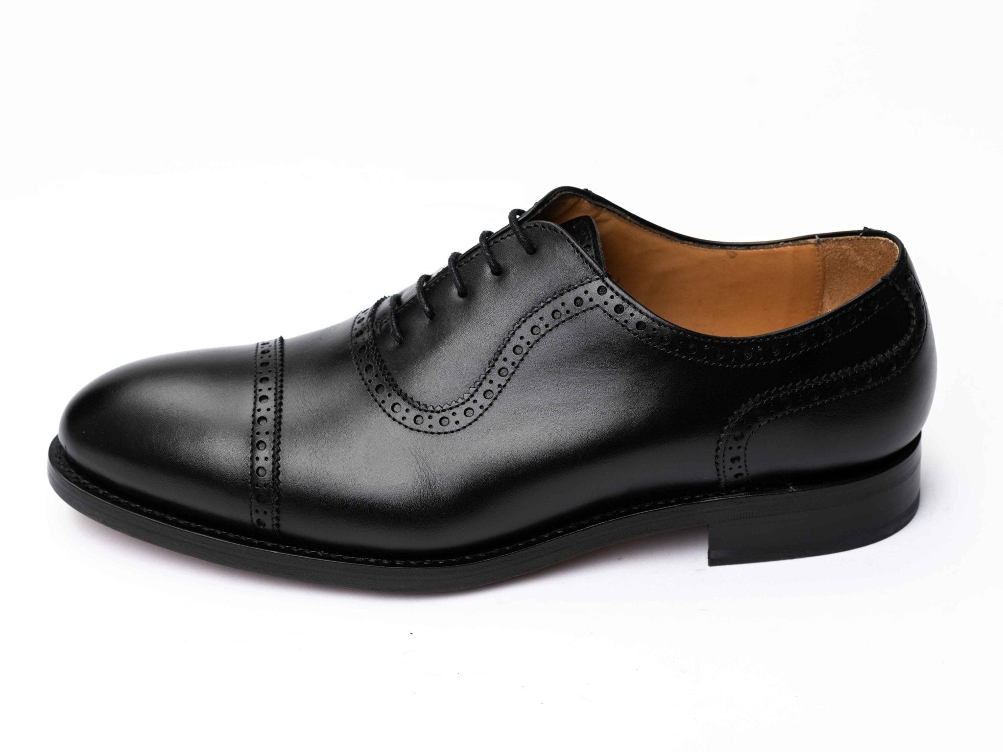 Punched Oxford black