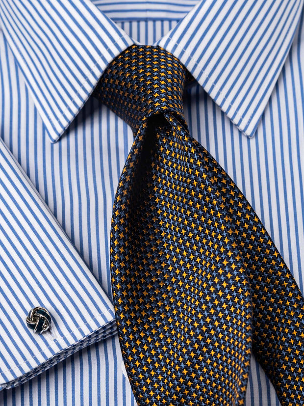 tie patterened in blue/gold