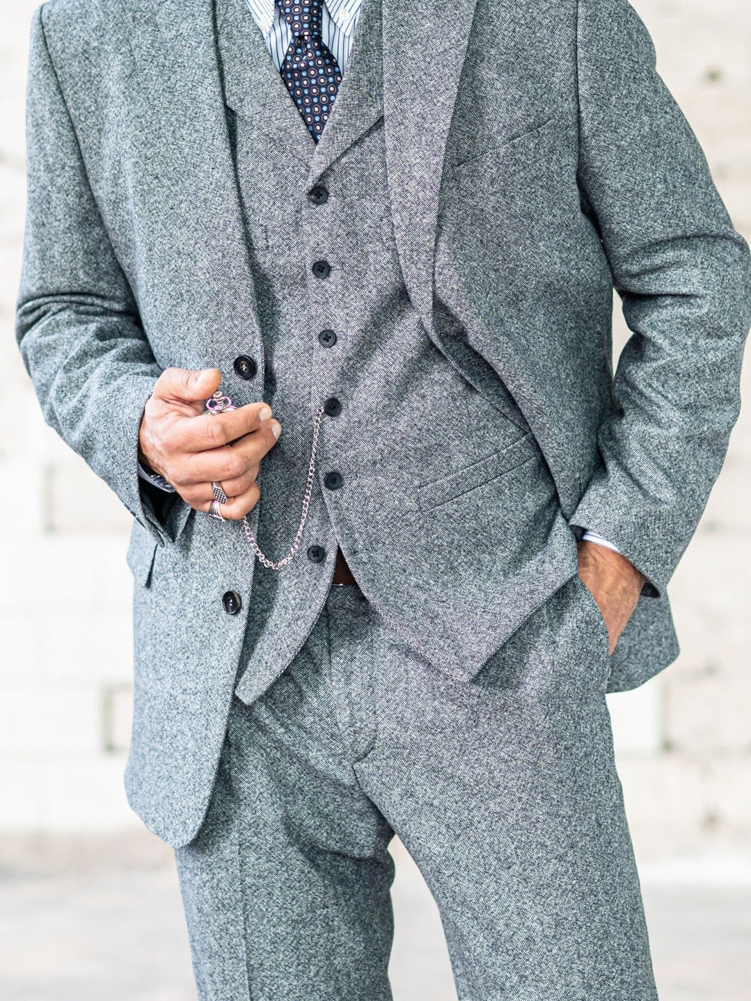 Tweed Anzug Dreiteiler grau aus Moon Tweed — John Crocket