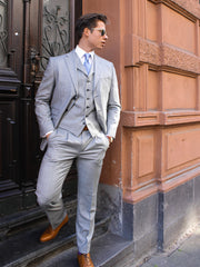 Classic suit with 3-button jacket in light grey