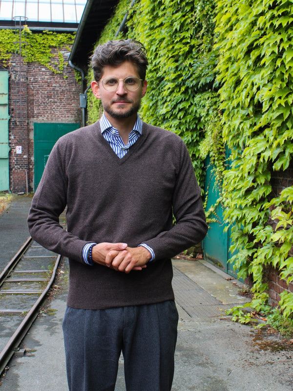 Cashmere sweater (2-ply) with V-neck SALE