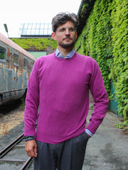 Cashmere sweater (2-ply) with C-neck in modern colours