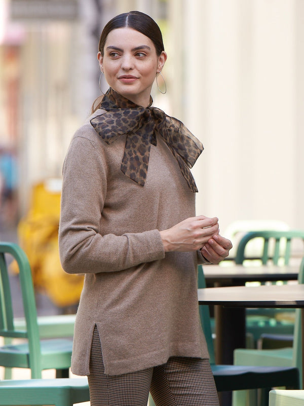 Cashmere sweater with V-neck. 100% cashmere SALE