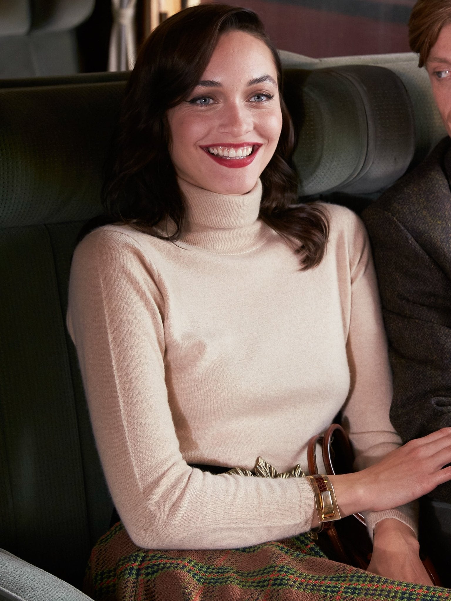 Cashmere roll collar, our Classics