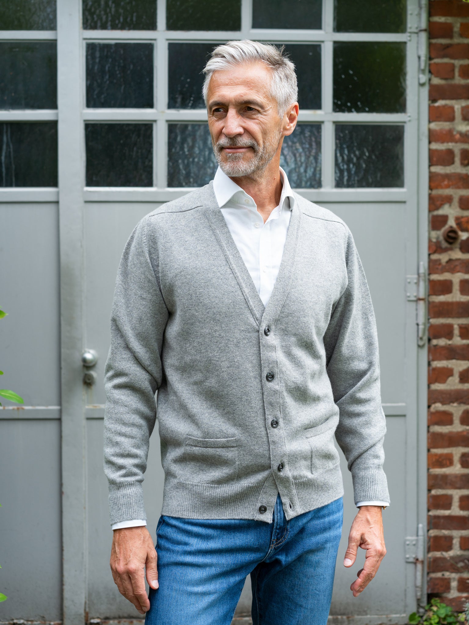Lambswool cardigan (size 44-52)