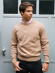 Lambswool sweater with C-neck in classic colours (size 36-42)