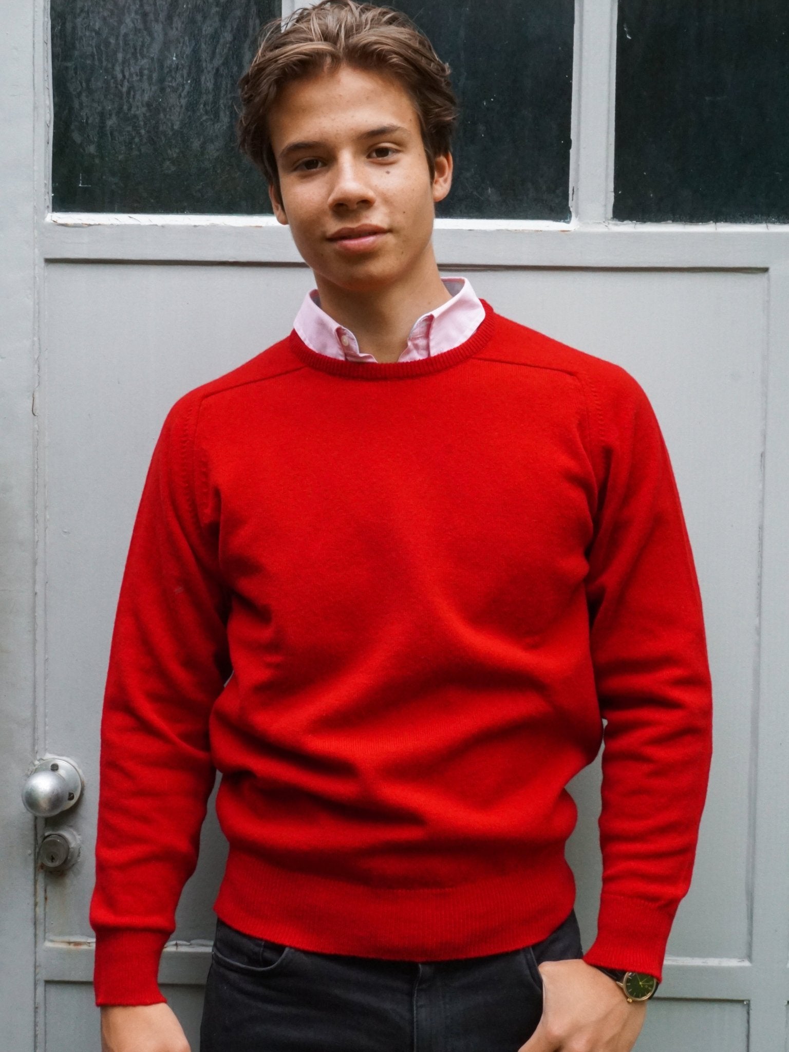 Lambswool sweater with a round neckline in modern colors (size 40-42)