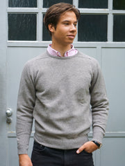 Lambswool sweater with C-neck in modern colours (size 36-42)