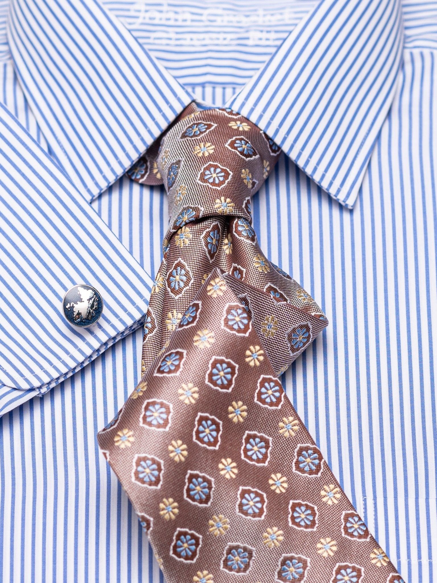 Shirt with Classic Kent collar in blue striped 100% cotton