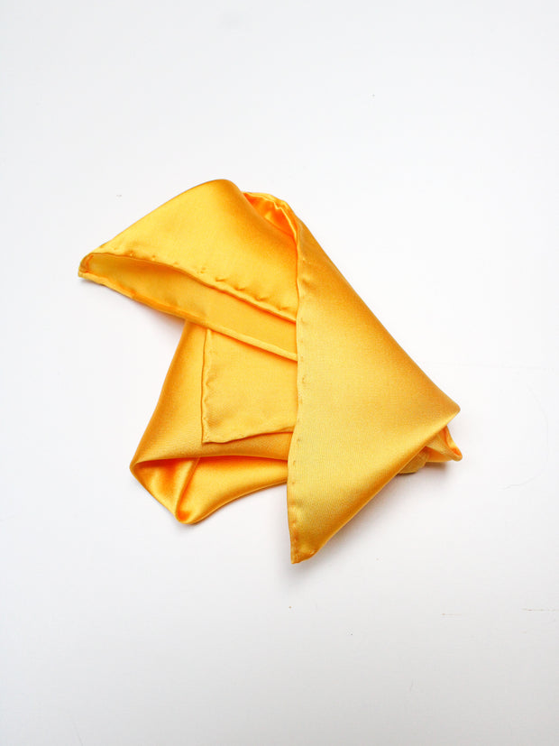 Pocket square in yellow