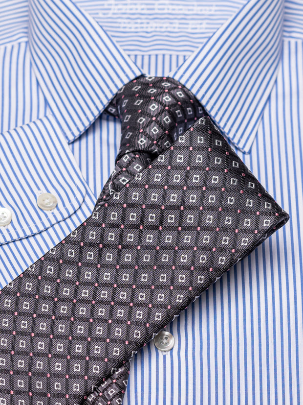 Shirt in Slimline with Kent collar in blue striped 100% cotton